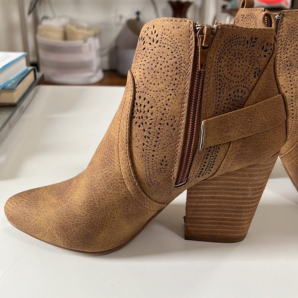 Brown booties - Picture 3 of 5